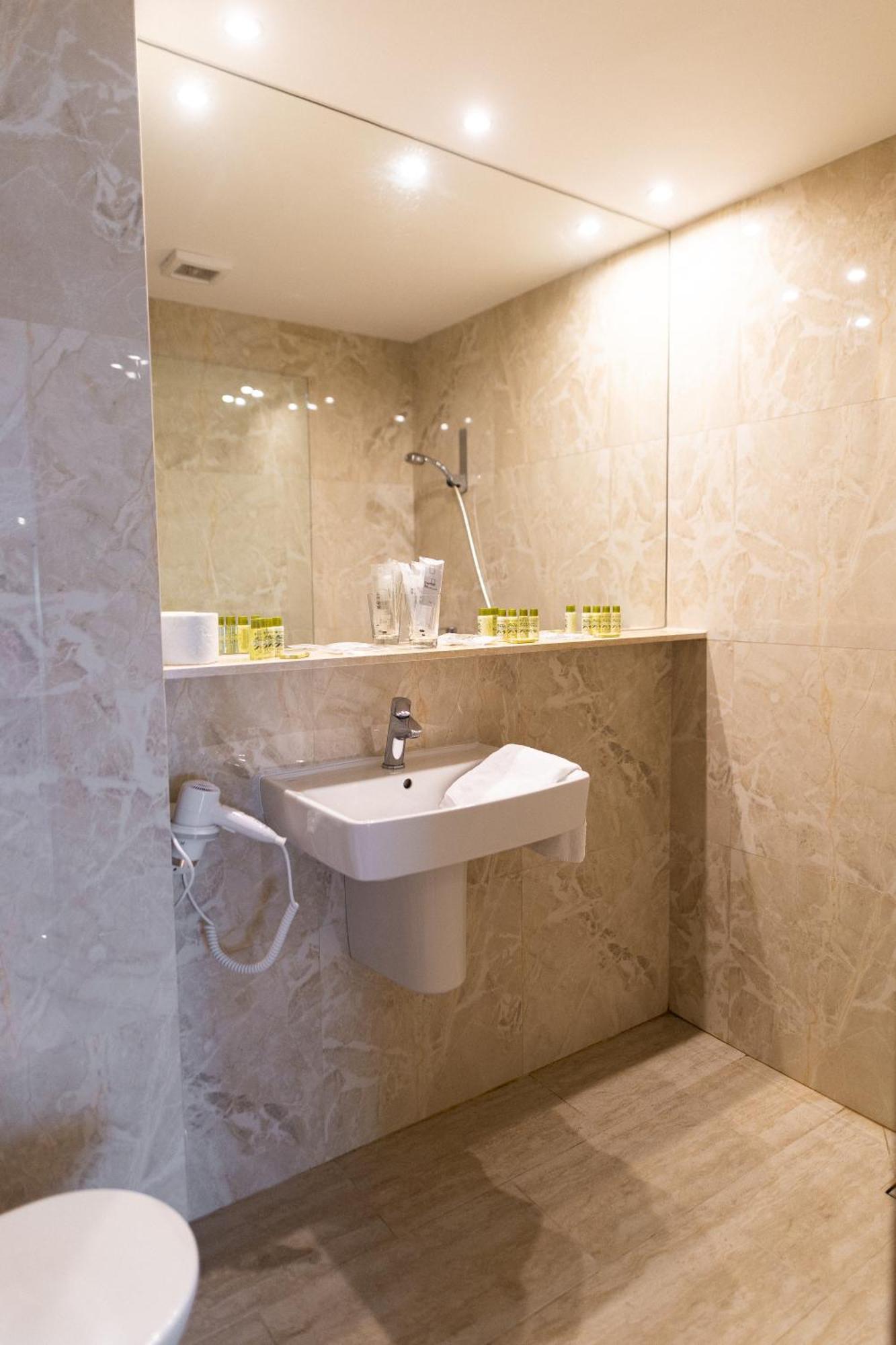 Christina 4* Bucureşti