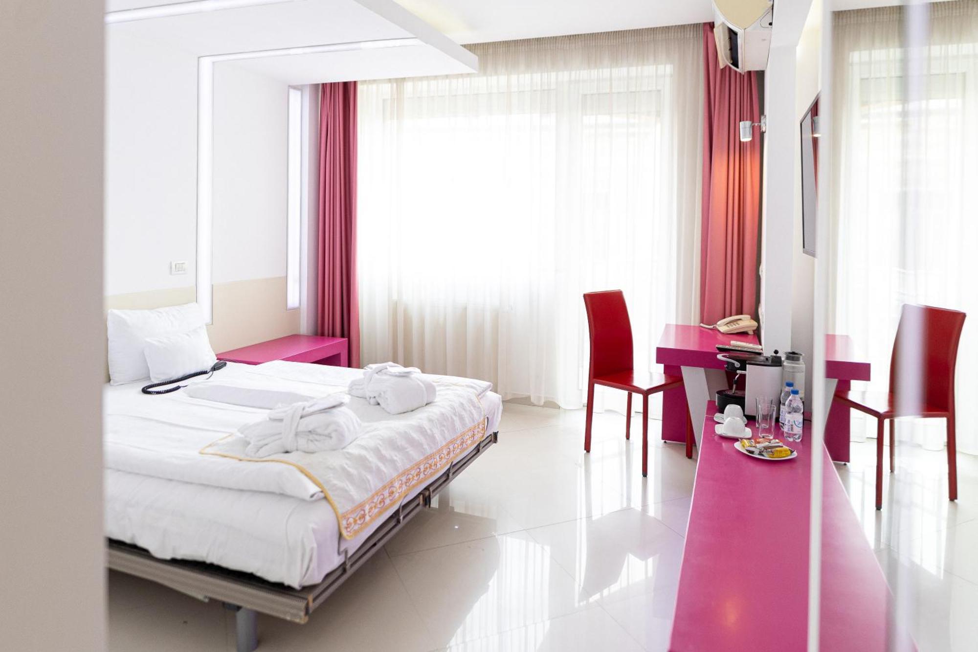 Christina Hotel 4*