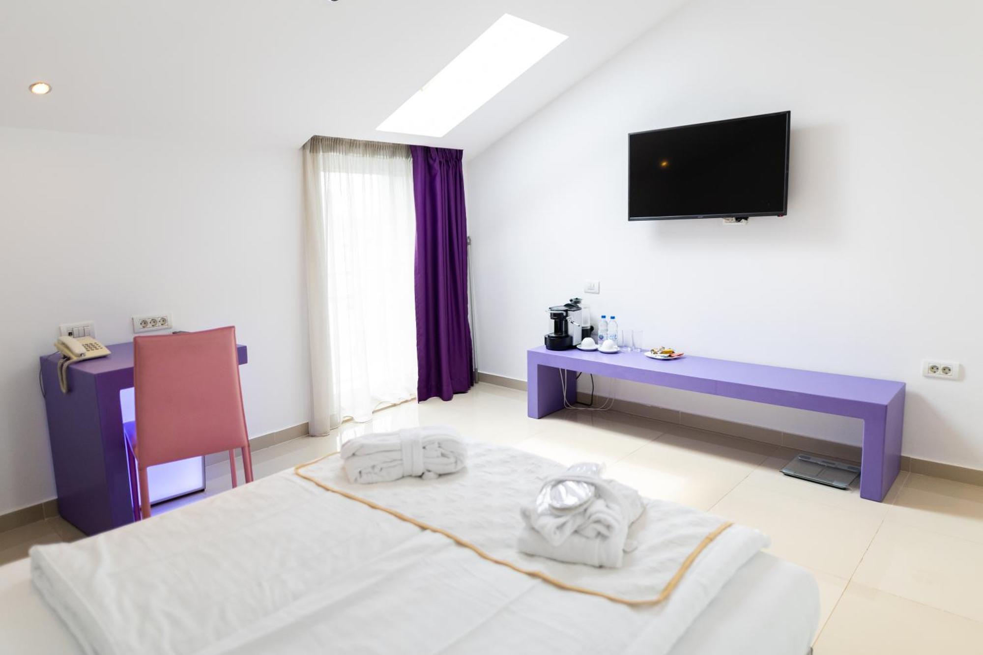 Christina Hotel 4*